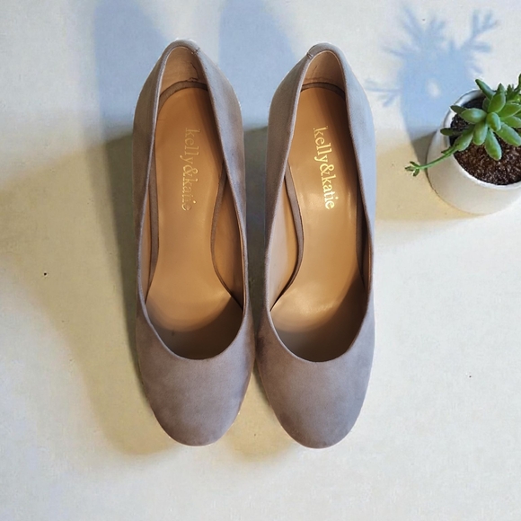 Kelly & Katie Taupe Heels - Picture 4 of 10